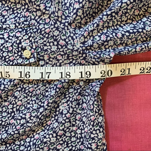 Banana Republic Navy Floral Cotton Blouse, Medium, EUC - Picture 5 of 6